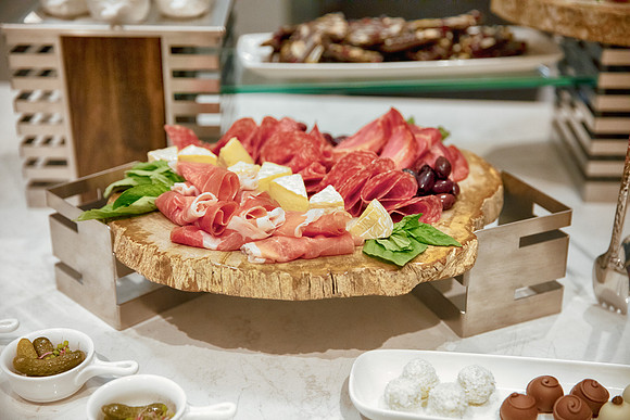 Buffet 2020-84_Catering Riser_Petrified Wood